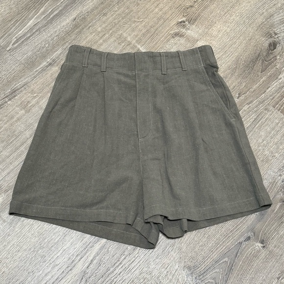 NWT Evereve Z Supply Calista Shorts Moss Grey Small - Picture 3 of 8